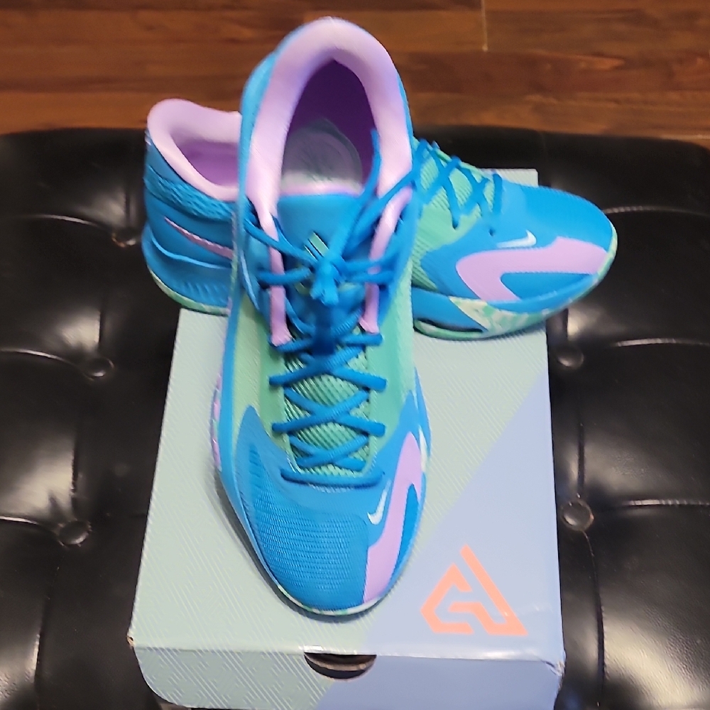 Nike Blue and Purple Athletic Shoes